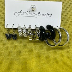 🔥4 For $25🔥

New Chic Minimalist Hoop Earrings Set